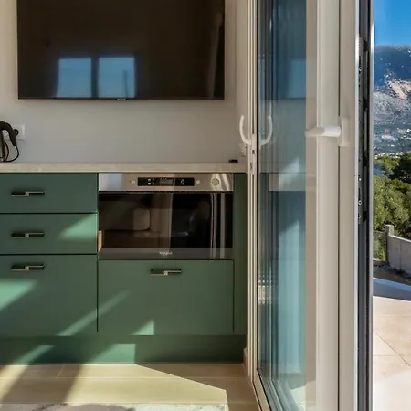 Kefalonian Gems Pesadha